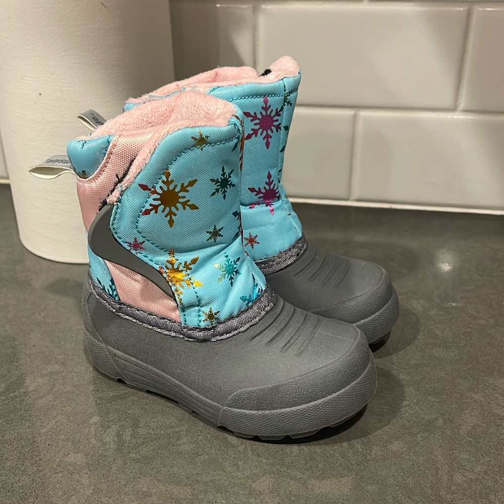 Toddler snowflakes snow boots size 5